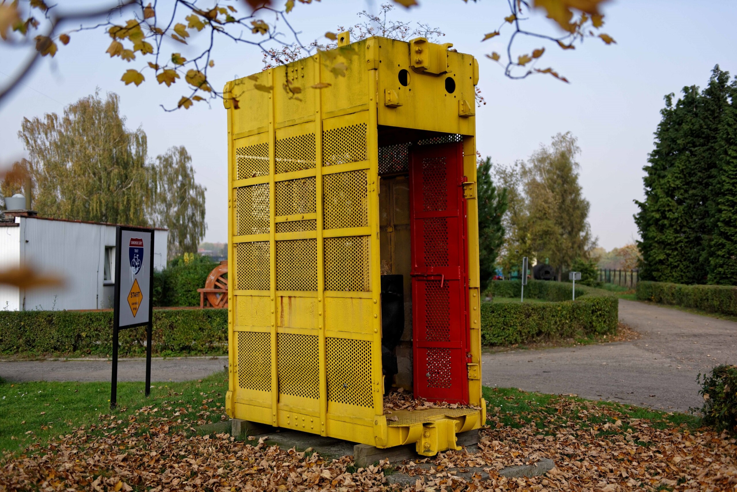 Szola stojąca w Skansenie Maszyn Parowych
